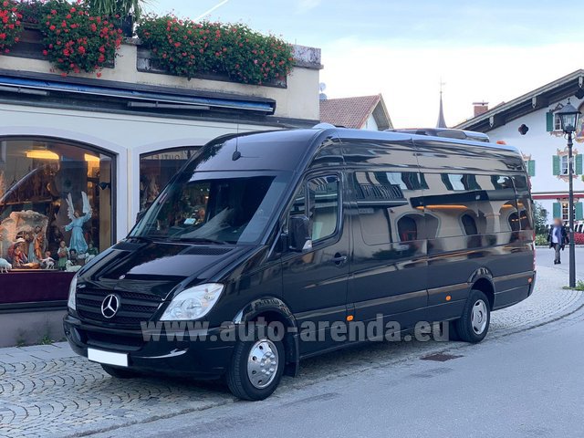 Rental Mercedes-Benz Sprinter 18 seats in Toulouse