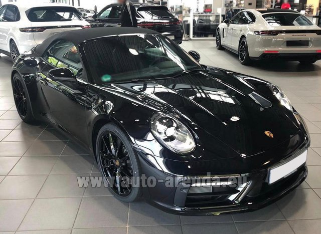 Rental Porsche 911 Carrera 4S Cabriolet (black) in Moutiers