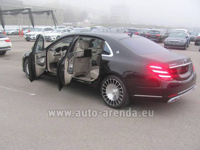 Transfer from Courchevel to Geneva Airport by Mercedes Maybach S580 white car